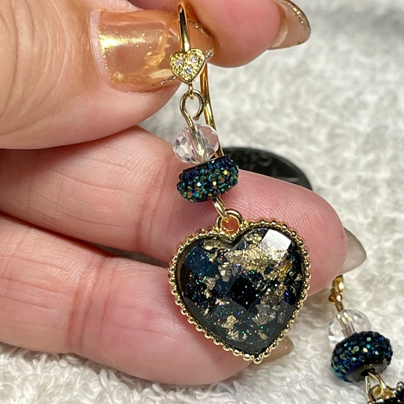 🖤Pretty dangle-glitter black heart earrings —-Gold NWOT - Picture 8 of 13